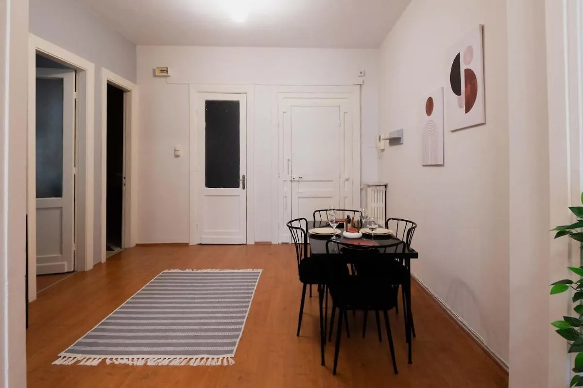Spacious & Historic 2Br In Central Taksim Istanbul Apartment